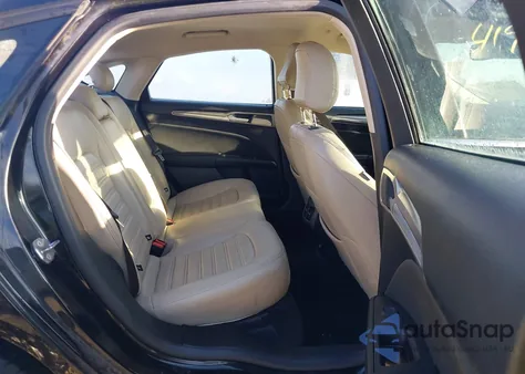 2020 Ford Fusion Hybrid Se z USA, uszkodzony, nr VIN 3FA6P0LU9LR226536